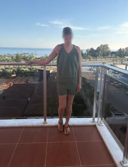 Elena, 38