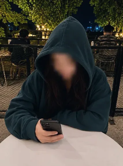 Fiona, 26