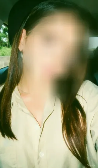 Julia, 25