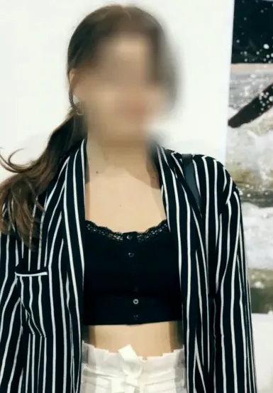 Lotta, 28