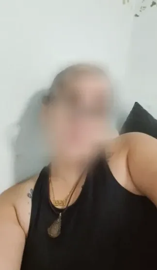 Vanessa, 35